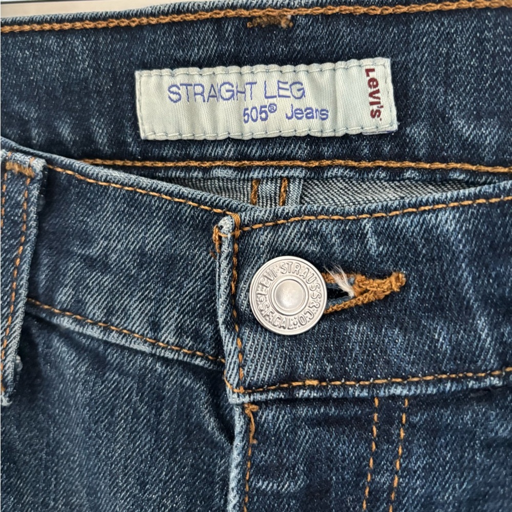 Woman’s Levi's 505 Retro Mild Stressed Denim Blue Jeans (size 8)